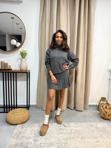 Szürke szoknyás garbó szett