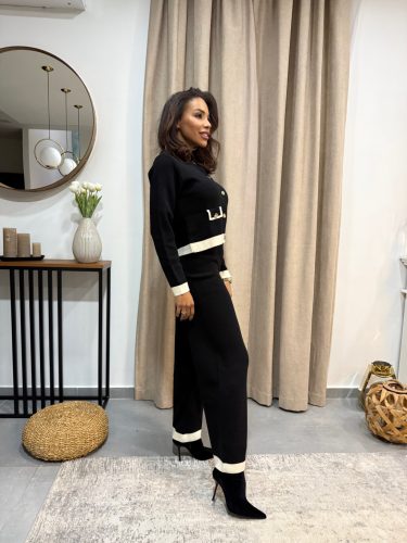 Fekete elegáns kötött szett feher zsebekkel