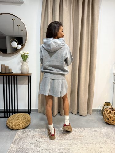 Szürke kapucnis szoknyás szett